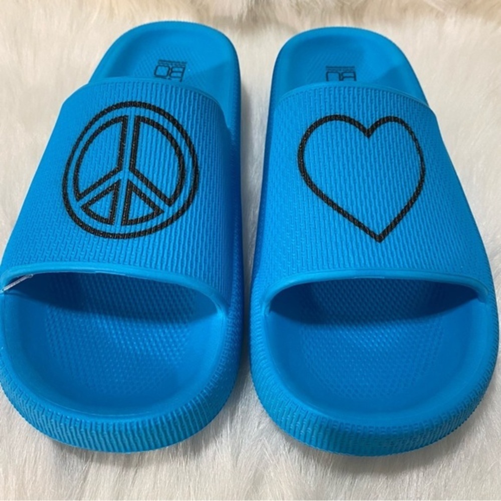 New No Boundaries Shoes Women’s Size 7 Blue Sandal’s New With Tags